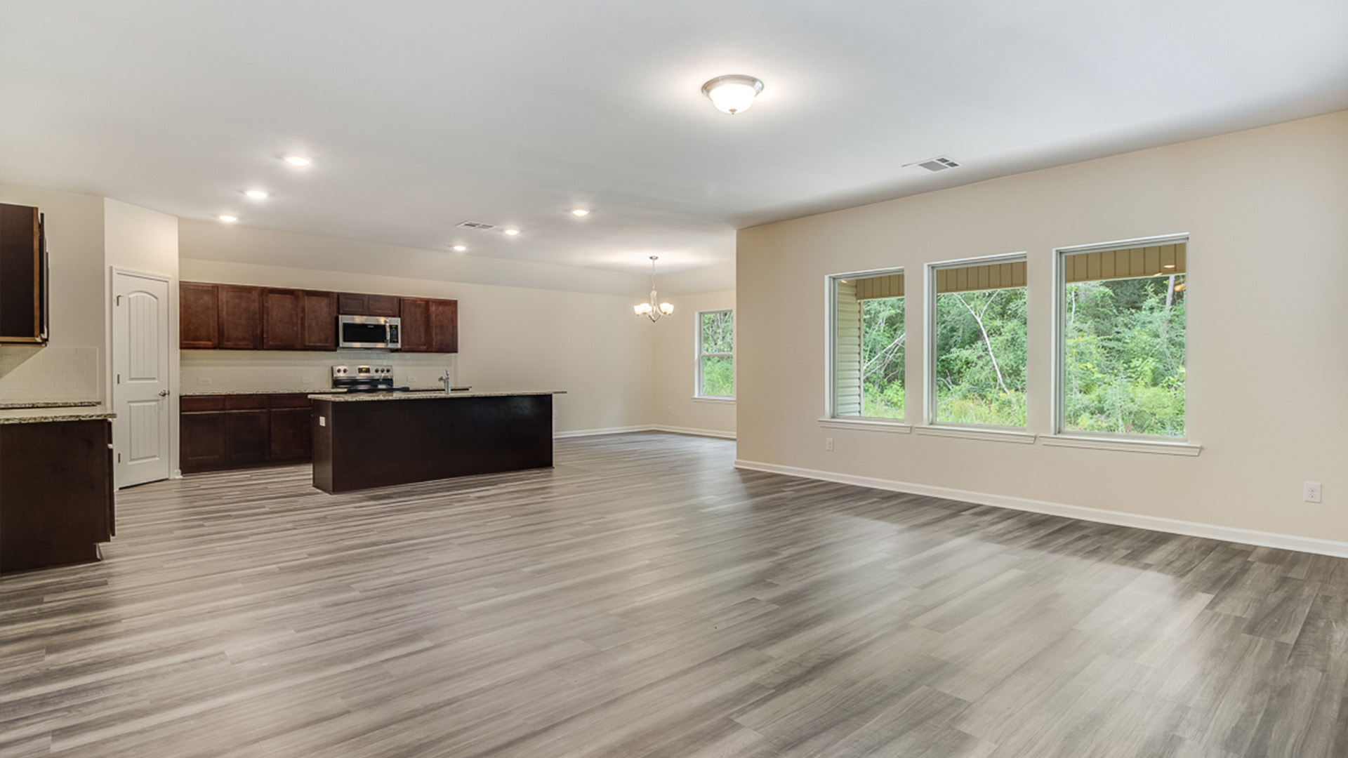 Welcome to 3414 Magnolia Lakes Blvd in Maurice, LA