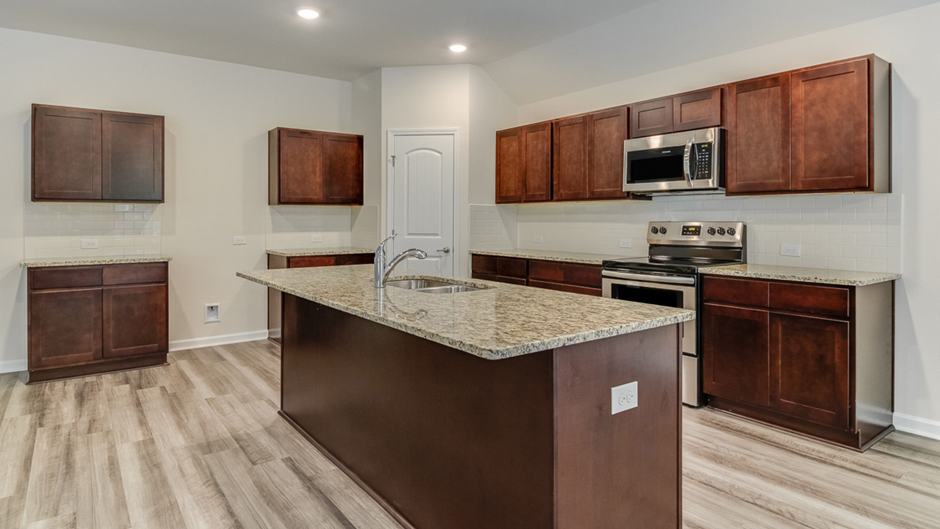 Welcome to 3414 Magnolia Lakes Blvd in Maurice, LA