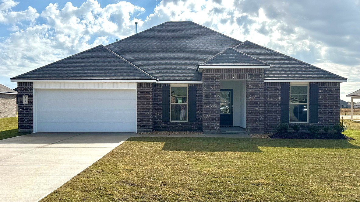 Welcome to 8125 Kelsey Lane in Iowa, Louisiana