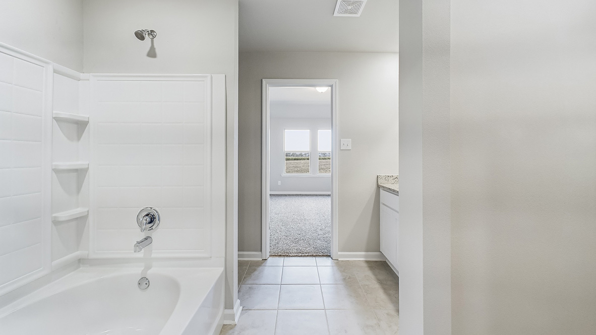 Welcome to the 4 bed 2 bath Fargo plan in Settlers Trace new home community in Iowa, LA