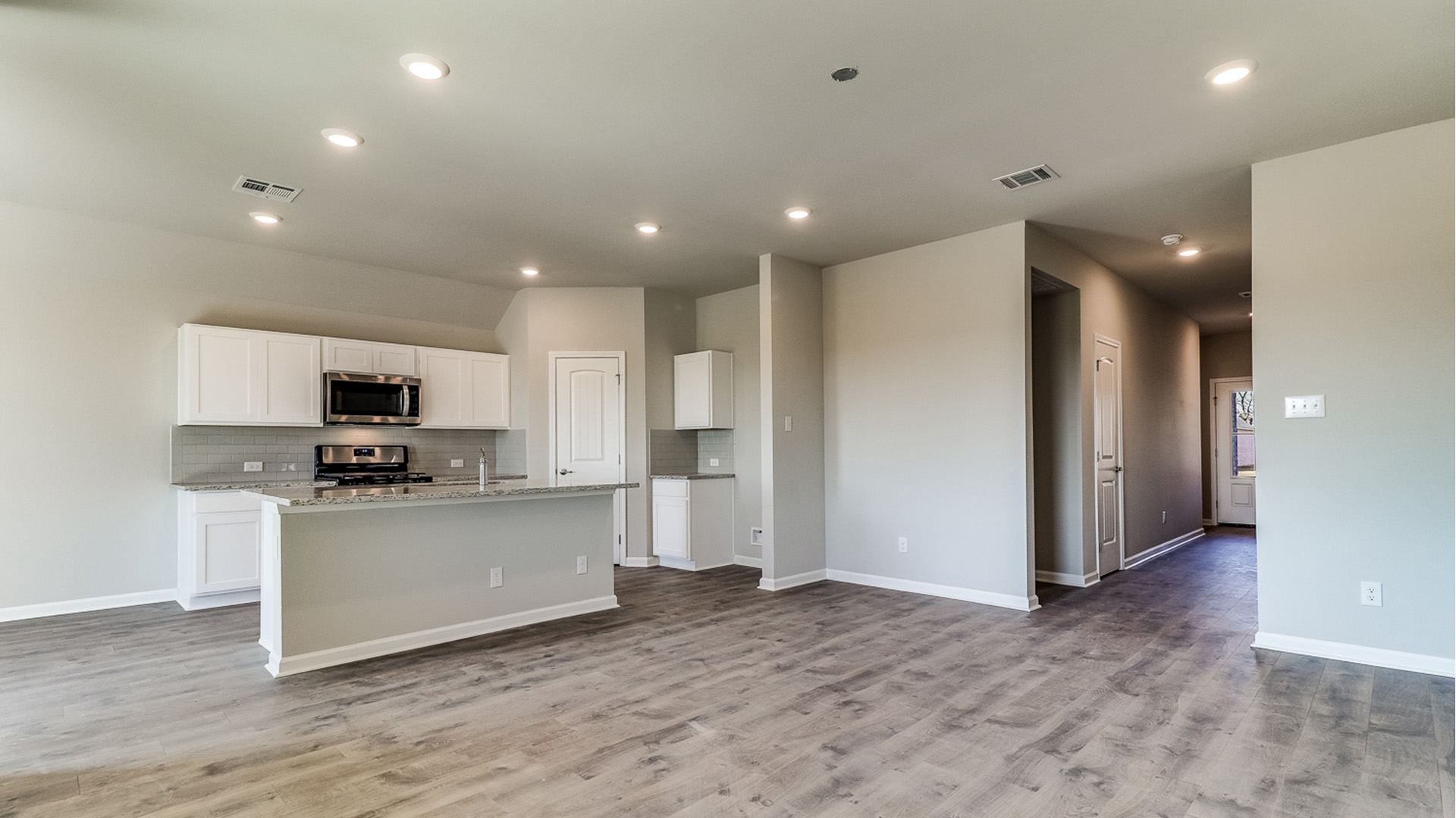 Welcome to the 4 bed 2 bath Fargo plan in Settlers Trace new home community in Iowa, LA