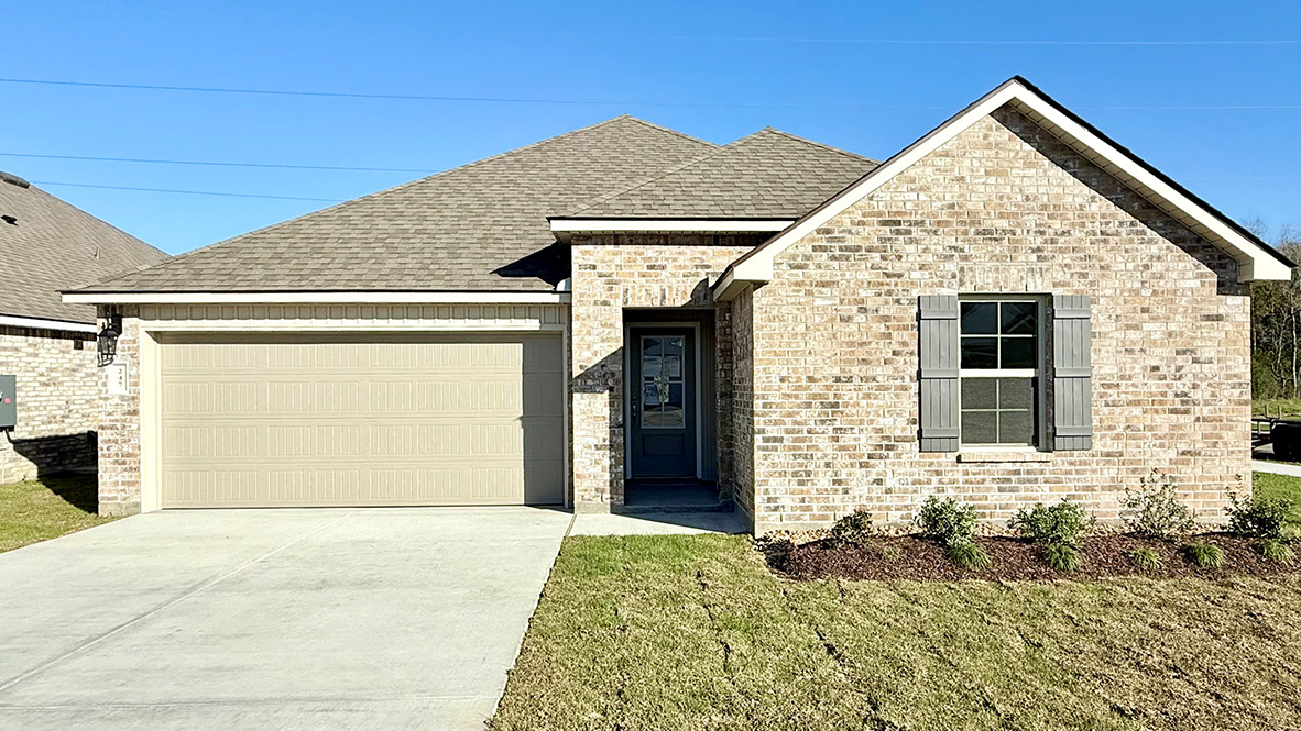 Welcome to 247 Oak Heights Drive in Duson, LA