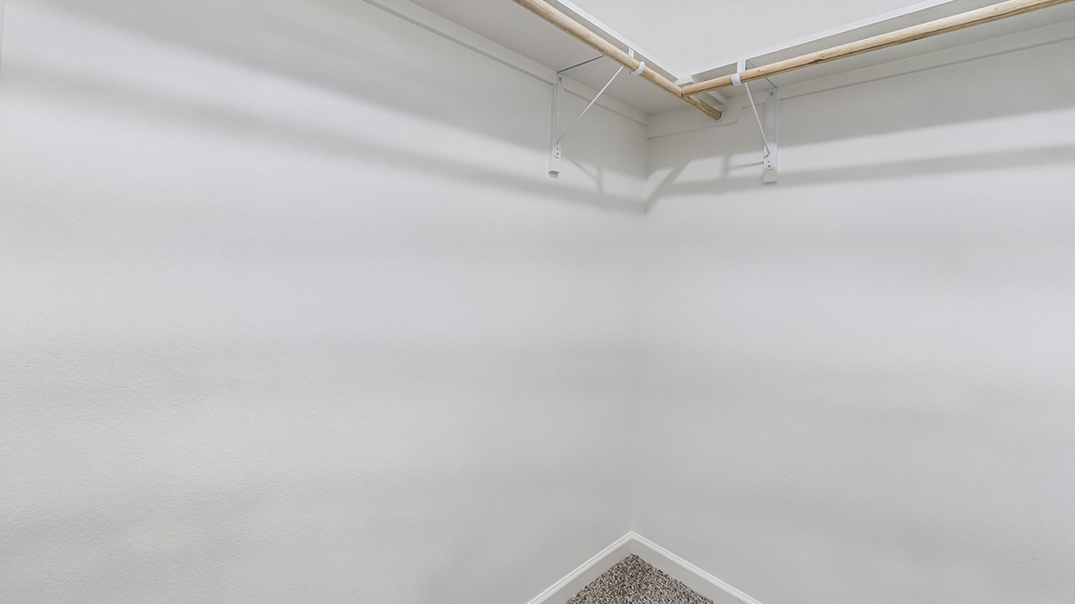 Welcome to the Longleaf floor plan in Crowne Parc new home community