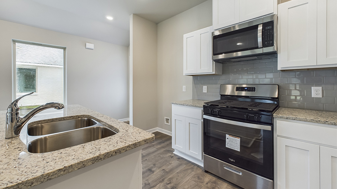 Welcome to the Longleaf floor plan in Crowne Parc new home community