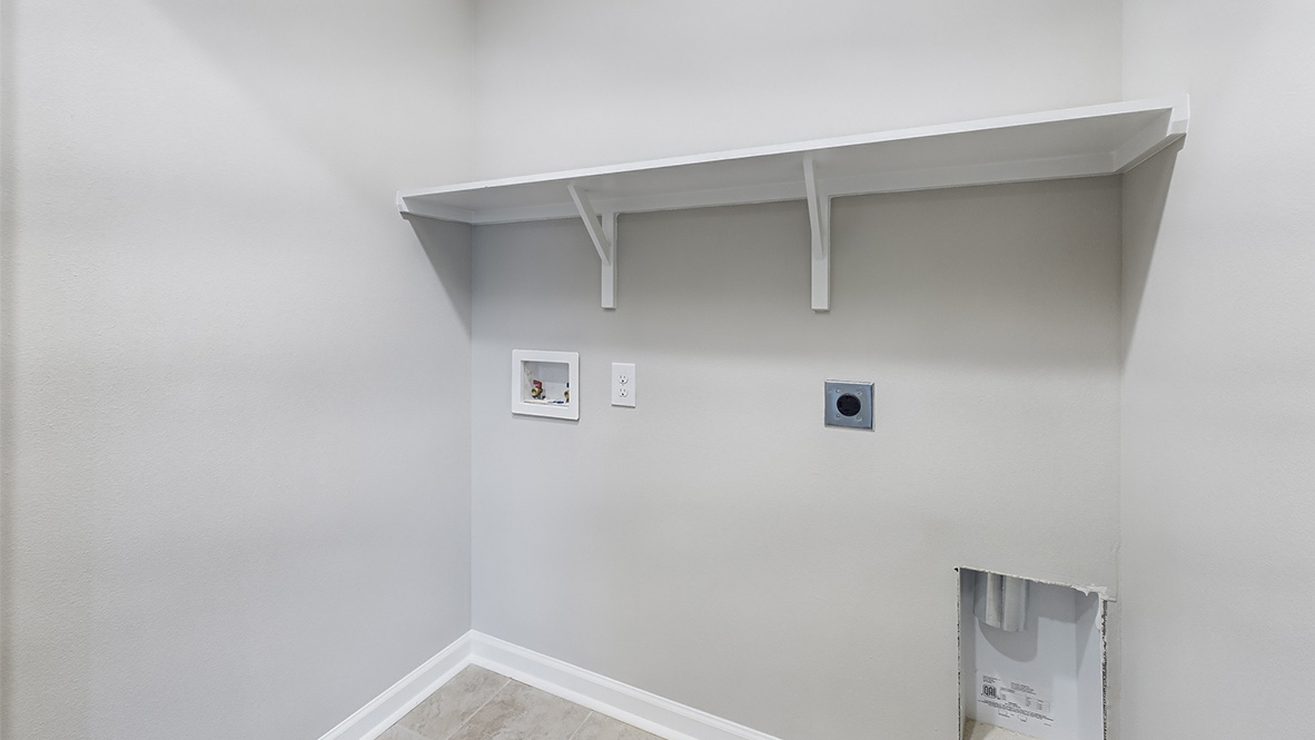 Welcome to the Longleaf floor plan in Crowne Parc new home community