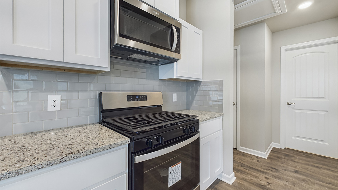 Welcome to the Longleaf floor plan in Crowne Parc new home community