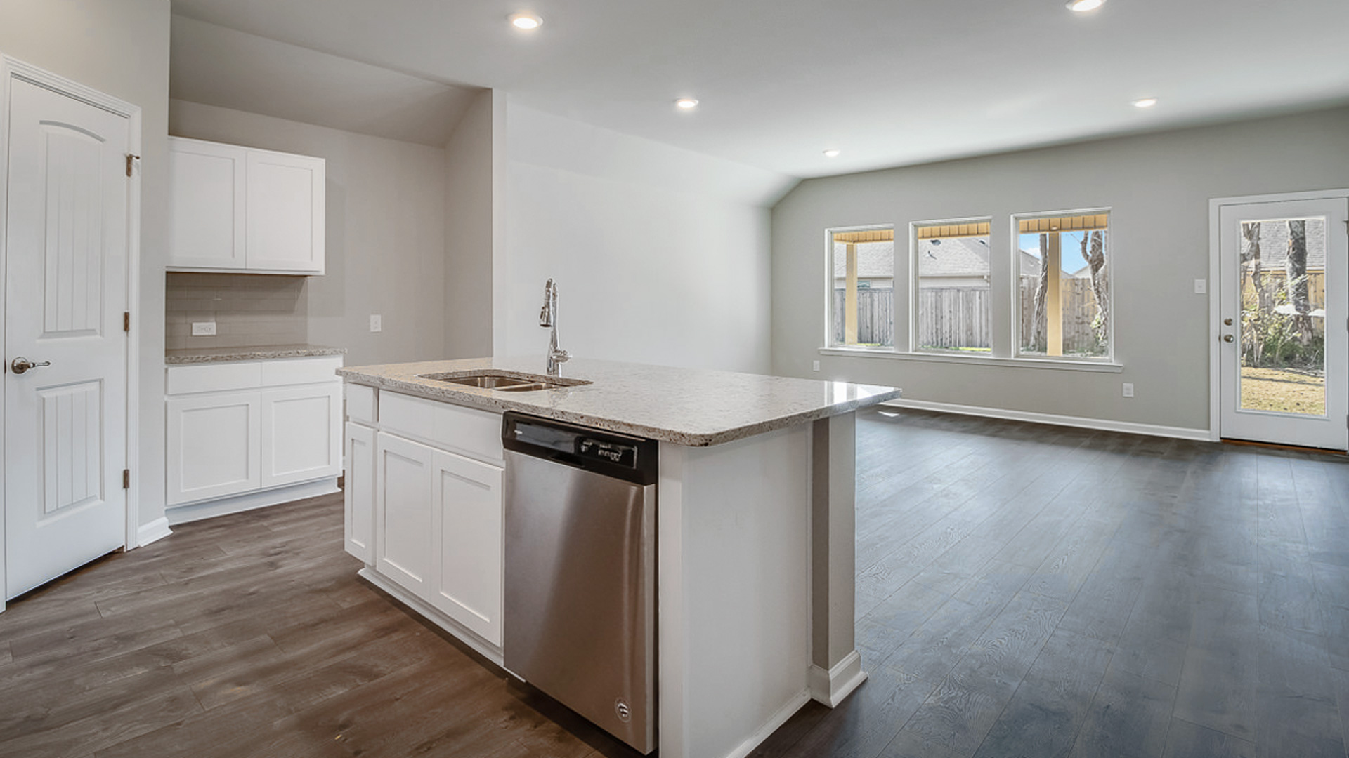 Welcome to 368 Crowne Parc Drive in Opelousas, LA