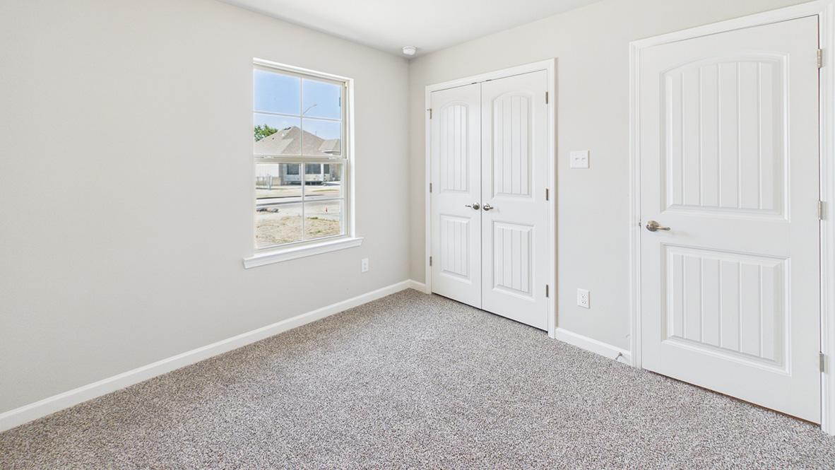 Welcome to 146 Lake Ridge Drive at Oakmont in Broussard, LA