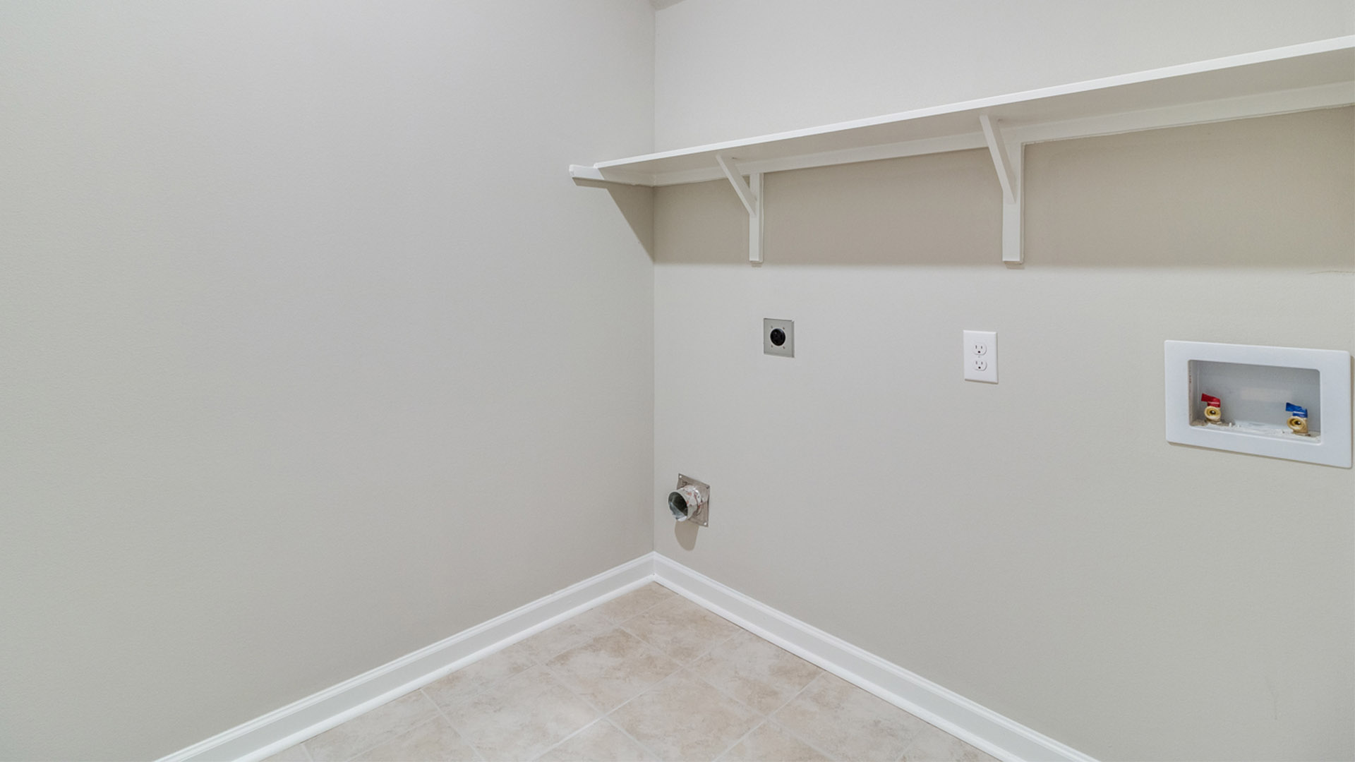 Welcome to 130 Lake Ridge Drive in Broussard, LA