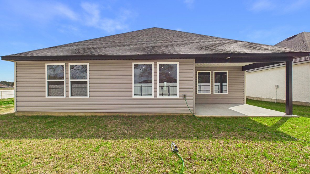 Tour the popular Huntsville plan in Cypress Falls new home community today