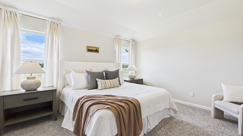 Primary bedroom with ensuite and walk-in closet