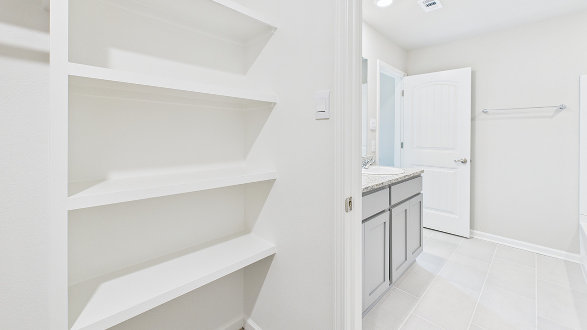 Welcome the 156 Cottage Cove. The Ashburn in Maurice, LA