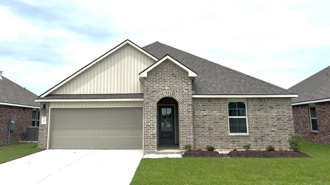 208 Crest Cove Drive