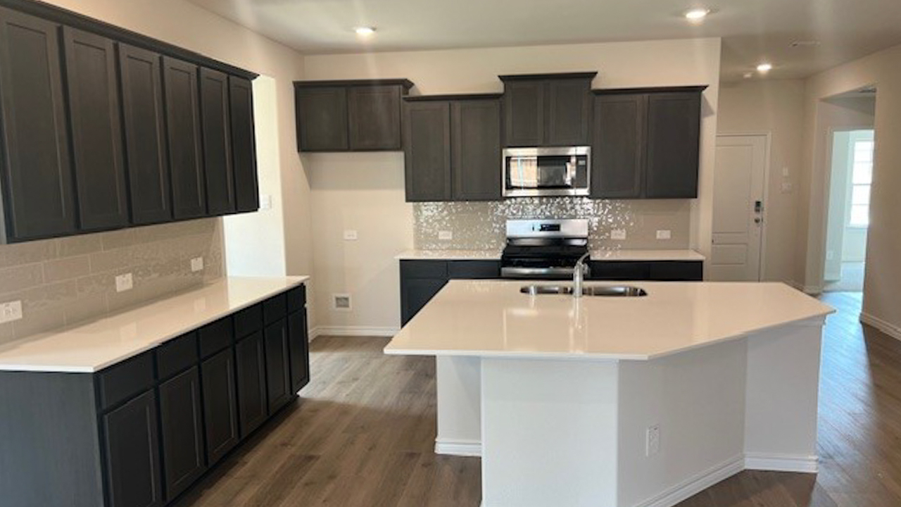 H40Z Zamboni Floorplan Elevation B Kitchen Gallery Image - Winchester Crossing in Princeton, TX