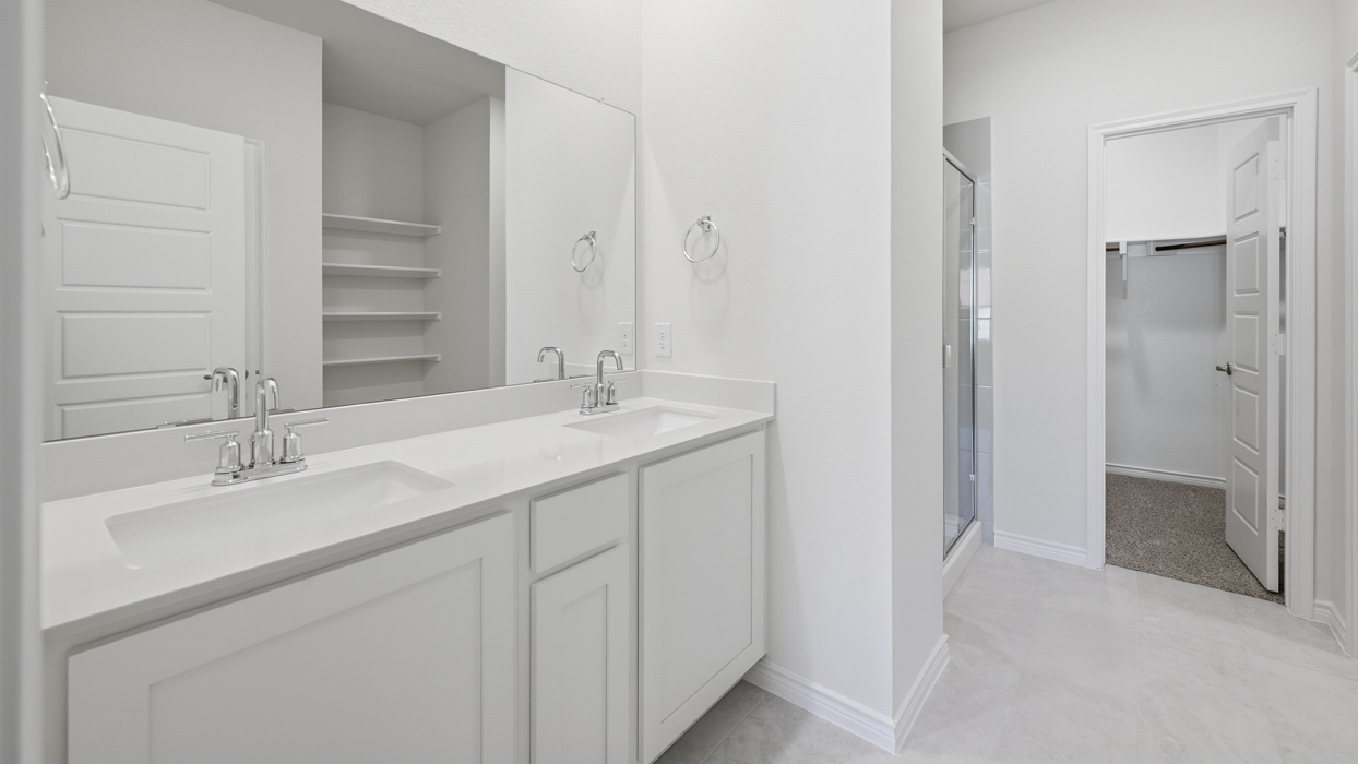 Tanzanite floorplan Bathroom Gallery Image-Silverado in Aubrey, TX