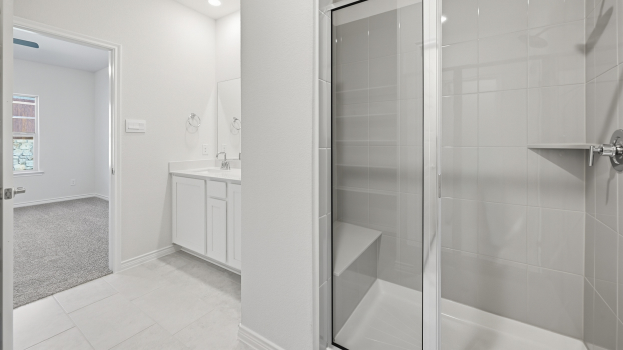 Tanzanite floorplan Bathroom Gallery Image-Silverado in Aubrey, TX