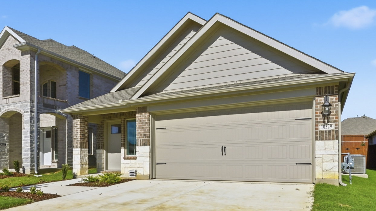 Douglas Plan Exterior Gallery Image Exterior Gallery Image-Silverado in Aubrey, TX