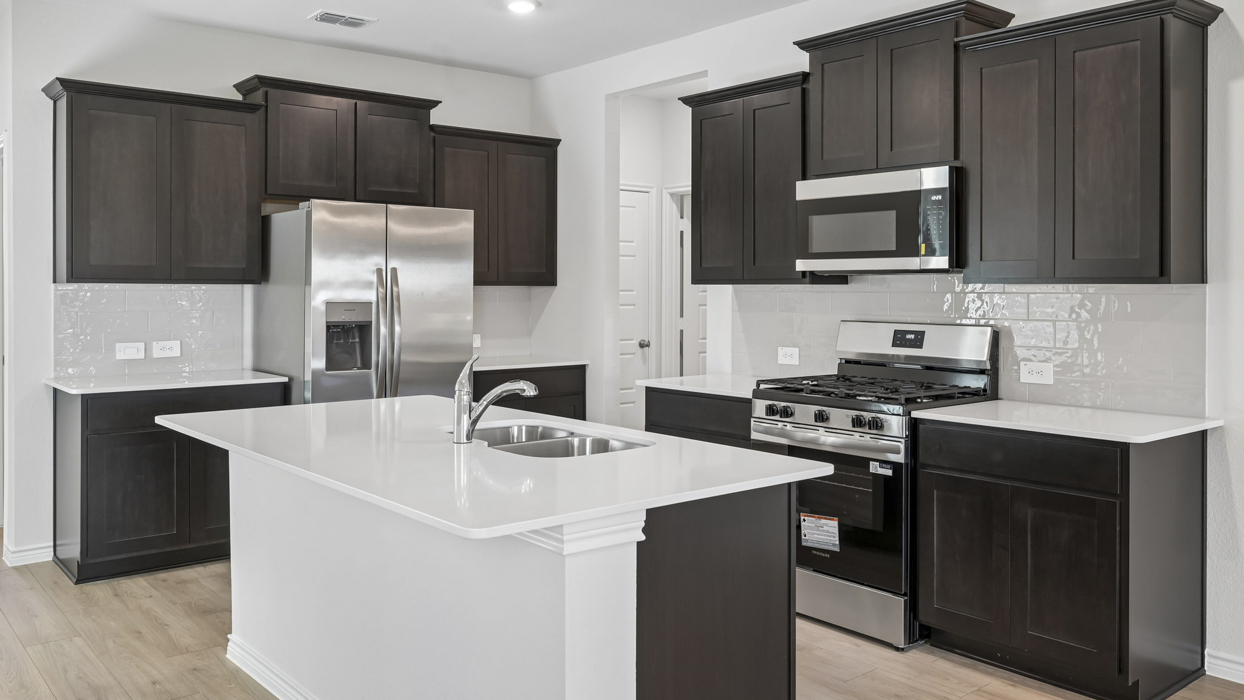 Jackson Floorplan Elevation F Kitchen Gallery Image - Silverado in Aubrey, TX