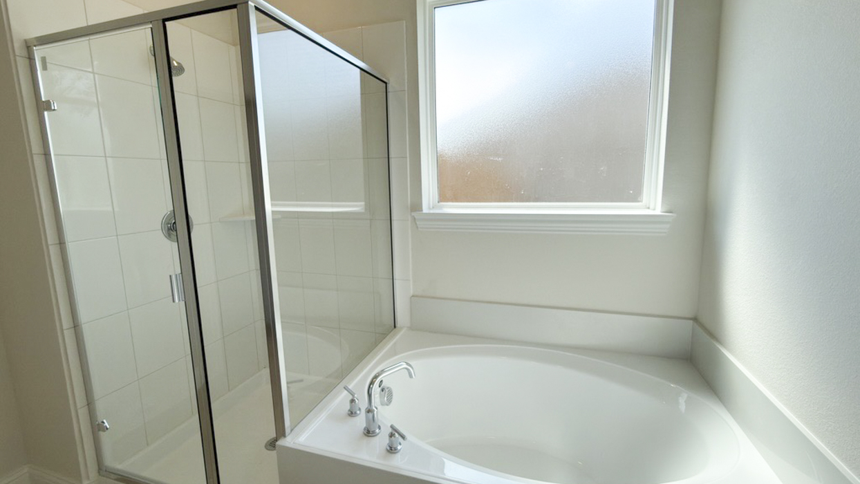 H232 Tangerine Floorplan Bathroom Gallery Image- Silverado in Aubrey, Tx