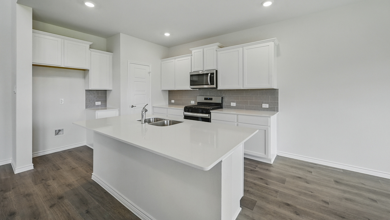 Tangerine Floorplan Elevation F Kitchen Gallery Image - Silverado 75s in Aubrey, TX