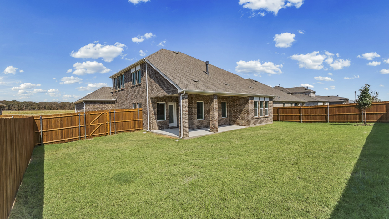 Bastrop Floorplan Backyard Gallery Image - Silverado 75s in Aubrey, TX