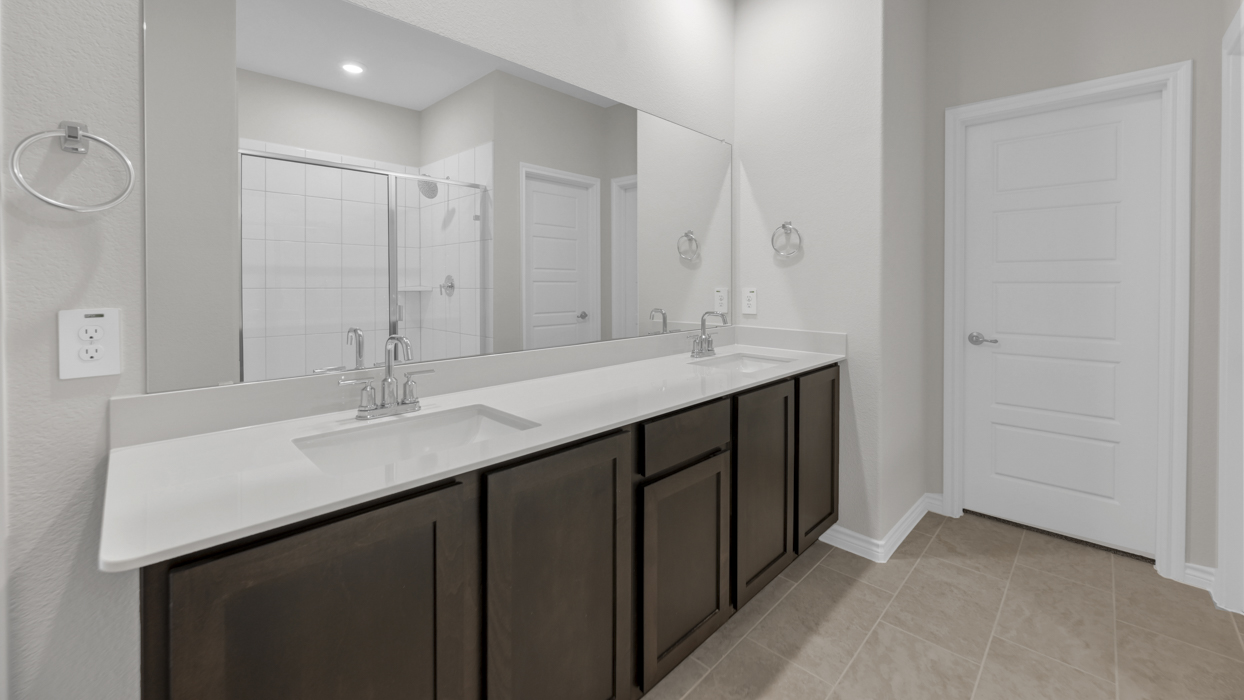 Bastrop Floorplan Bathroom Gallery Image -Silverado in Aubrey, TX