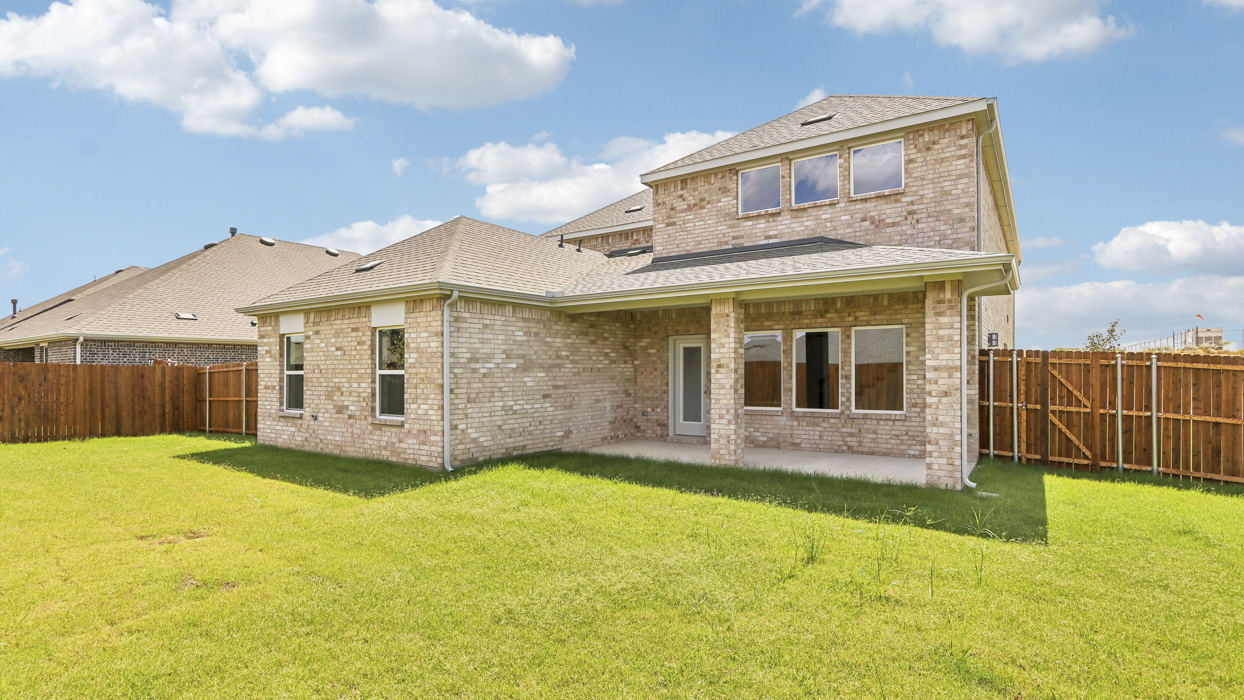 Conroe Floorplan Backyard Gallery Image - Silverado in Aubrey, TX