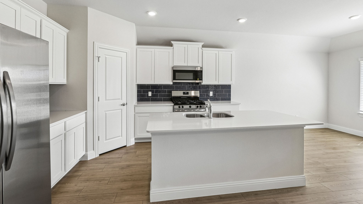 Dawson Floorplan Kitchen Gallery Image-Silverado in Aubrey, TX