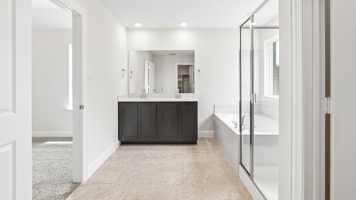 Echelon Floorplan Bathroom Gallery Image - Silverado in Aubrey, TX