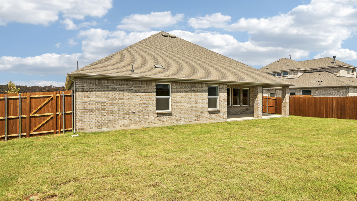 Echelon Floorplan Backyard Gallery Image - Silverado in Aubrey, TX