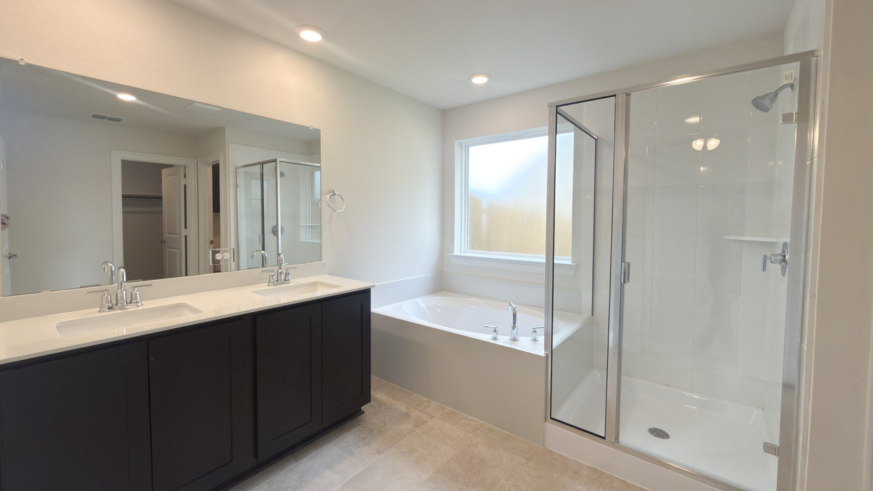 Echelon Floorplan Elevation E Bathroom Gallery Image - Silverado in Aubrey, TX