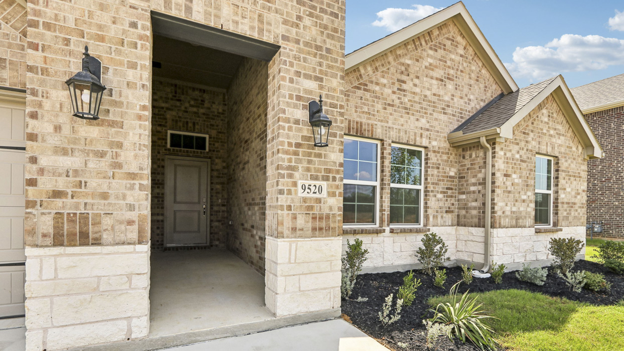 Echelon Floorplan Elevation E Exterior Rendering - Silverado in Aubrey, TX