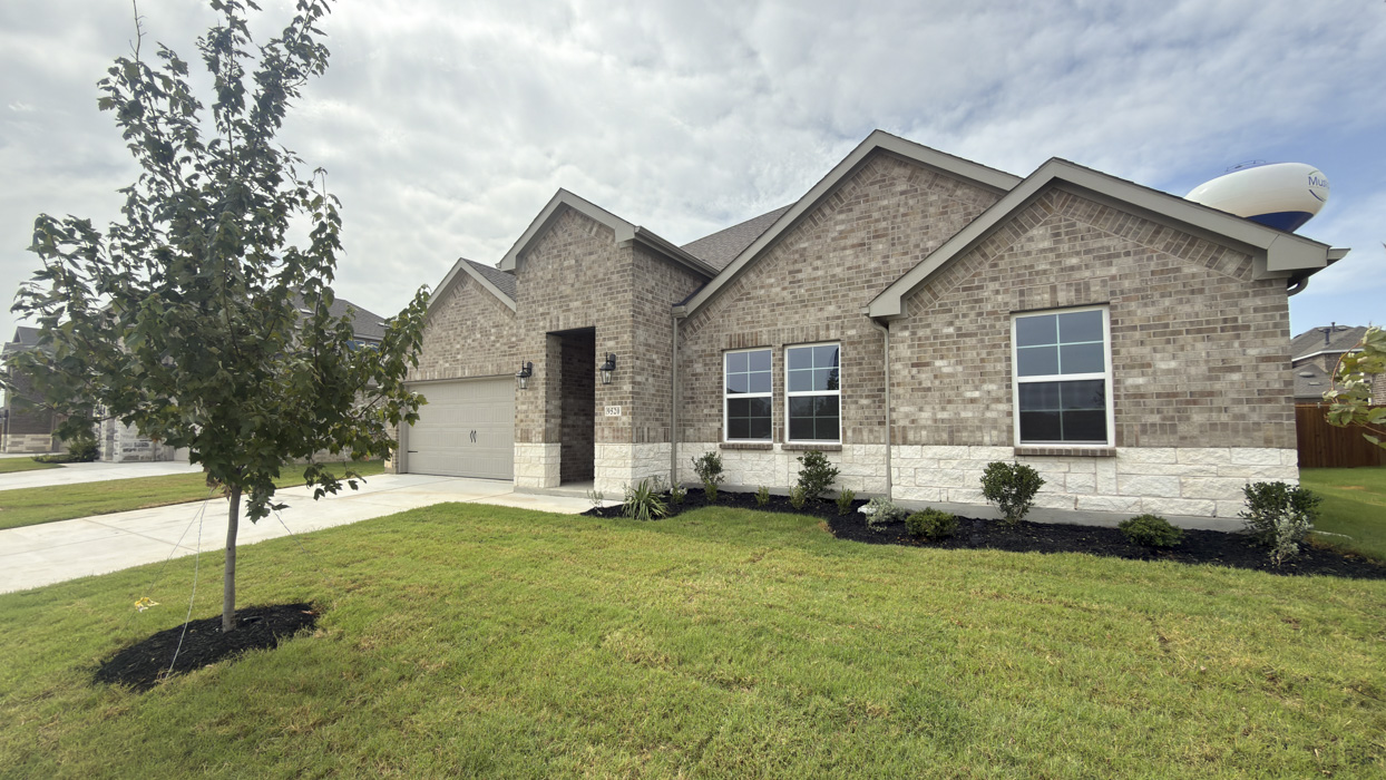Echelon Floorplan Elevation E Exterior Rendering - Silverado in Aubrey, TX