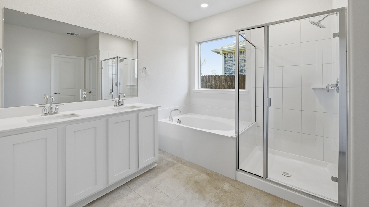 Echelon Floorplan Bathroom Gallery Image-Silverado in Aubrey, TX