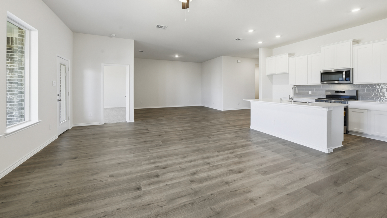 Echelon Floorplan Living Gallery Image-Silverado in Aubrey, TX