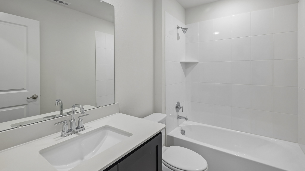 Ithaca Floorplan Bathroom Gallery Image - Silverado in Aubrey, TX