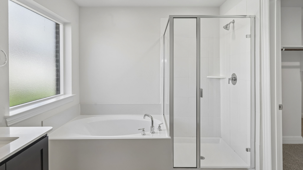 Ithaca Floorplan Bathroom Gallery Image - Silverado in Aubrey, TX