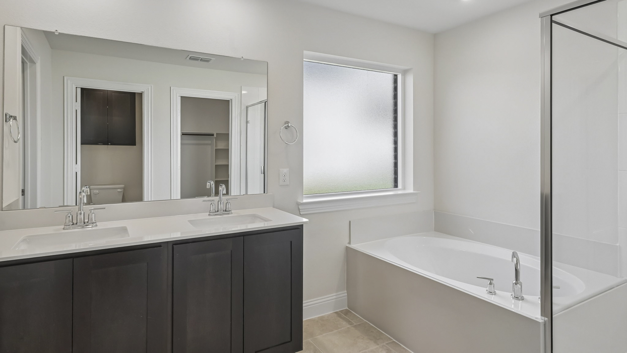 Ithaca Floorplan Bathroom Gallery Image - Silverado in Aubrey, TX