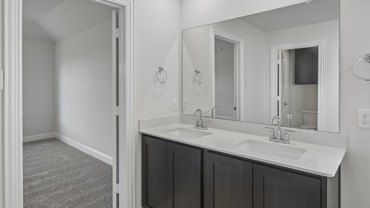 Ithaca Floorplan Bathroom Gallery Image - Silverado in Aubrey, TX