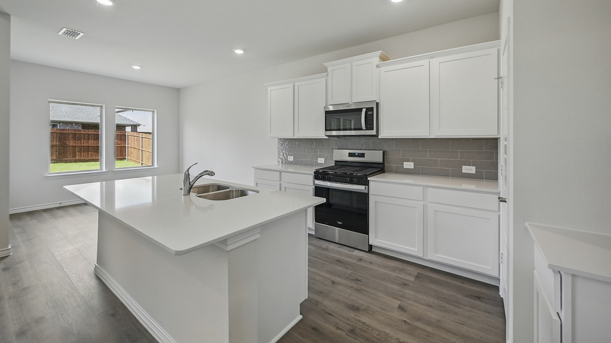 Tangerine at 3616 Bedrock Way, Aubrey, Texas: photo 2