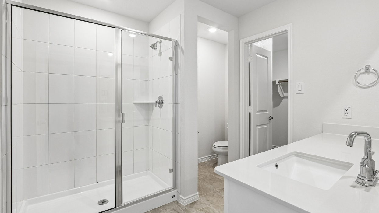 Hale Floorplan Elevation B Bathroom Gallery Image - Silverado in Aubrey, TX