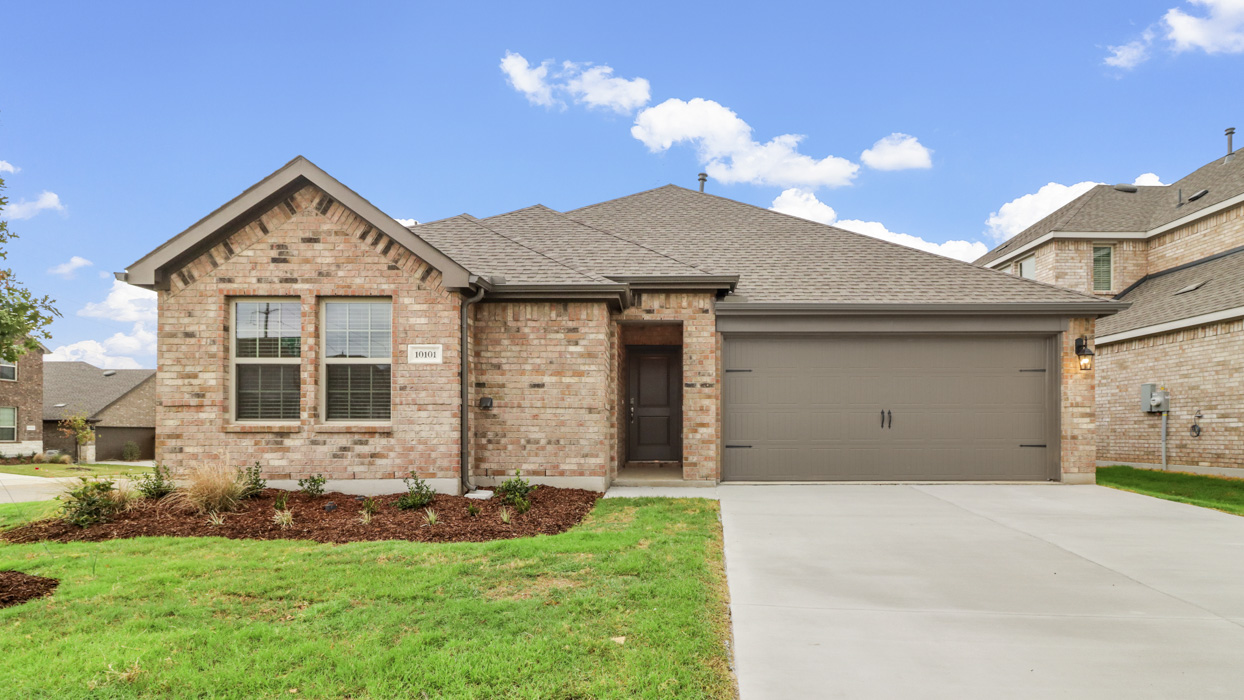 Hale floorplan Elevation B Exterior Gallery Image-Silverado in Aubrey Tx
