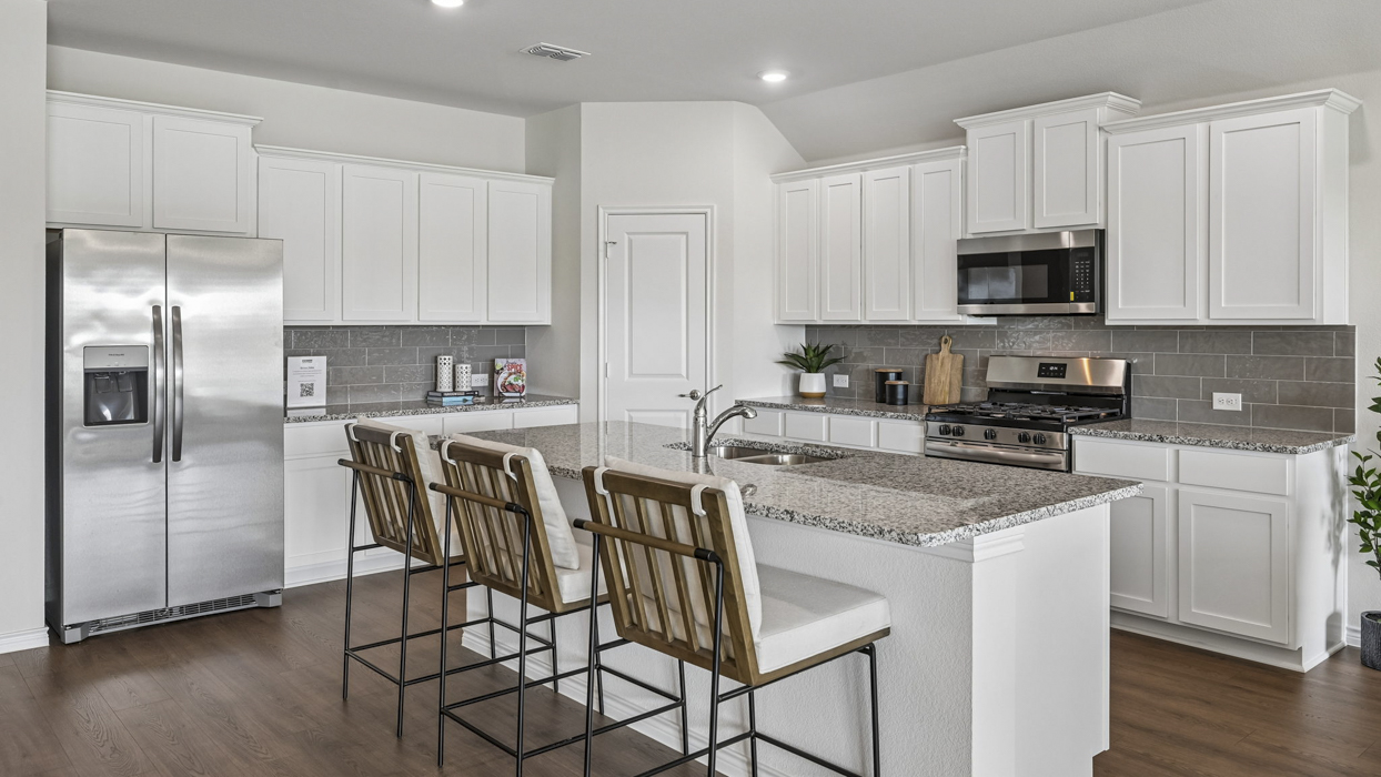 Bentworth Floorplan Elevation B Kitchen Gallery Image - Silverado in Aubrey, TX
