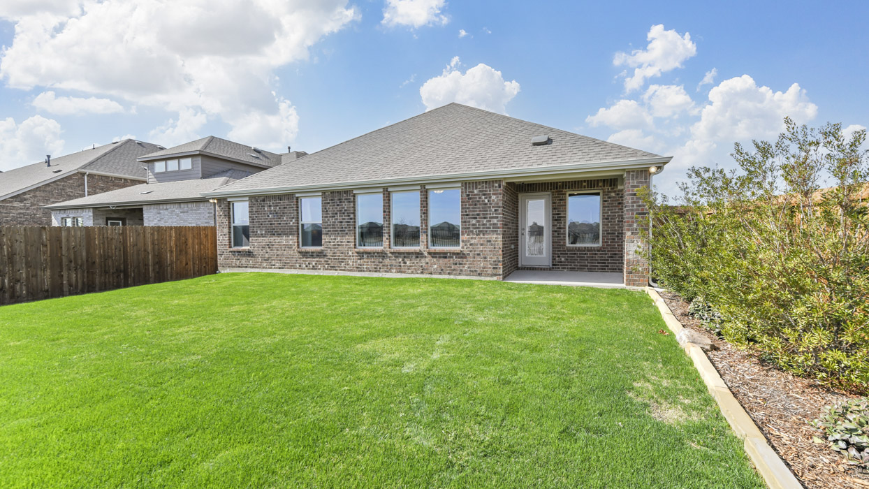 Bentworth floorplan Backyard Gallery Image-Silverado in Aubrey, Tx