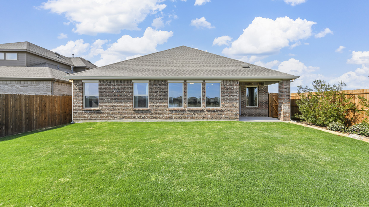 Bentworth floorplan Backyard Gallery Image-Silverado in Aubrey, Tx