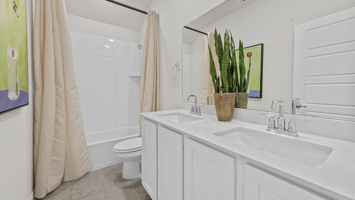 Bentworth floorplan Bathroom Gallery Image-Silverado in Aubrey, Tx