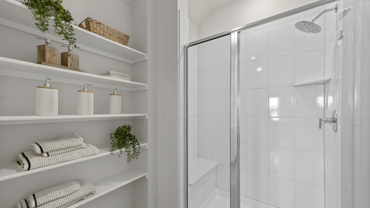 Bentworth floorplan Bathroom Gallery Image-Silverado in Aubrey, Tx