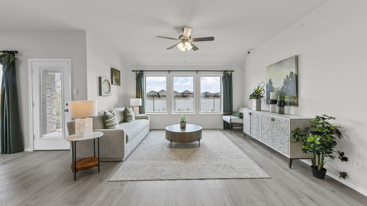 Bentworth floorplan Living Gallery Image-Silverado in Aubrey, Tx