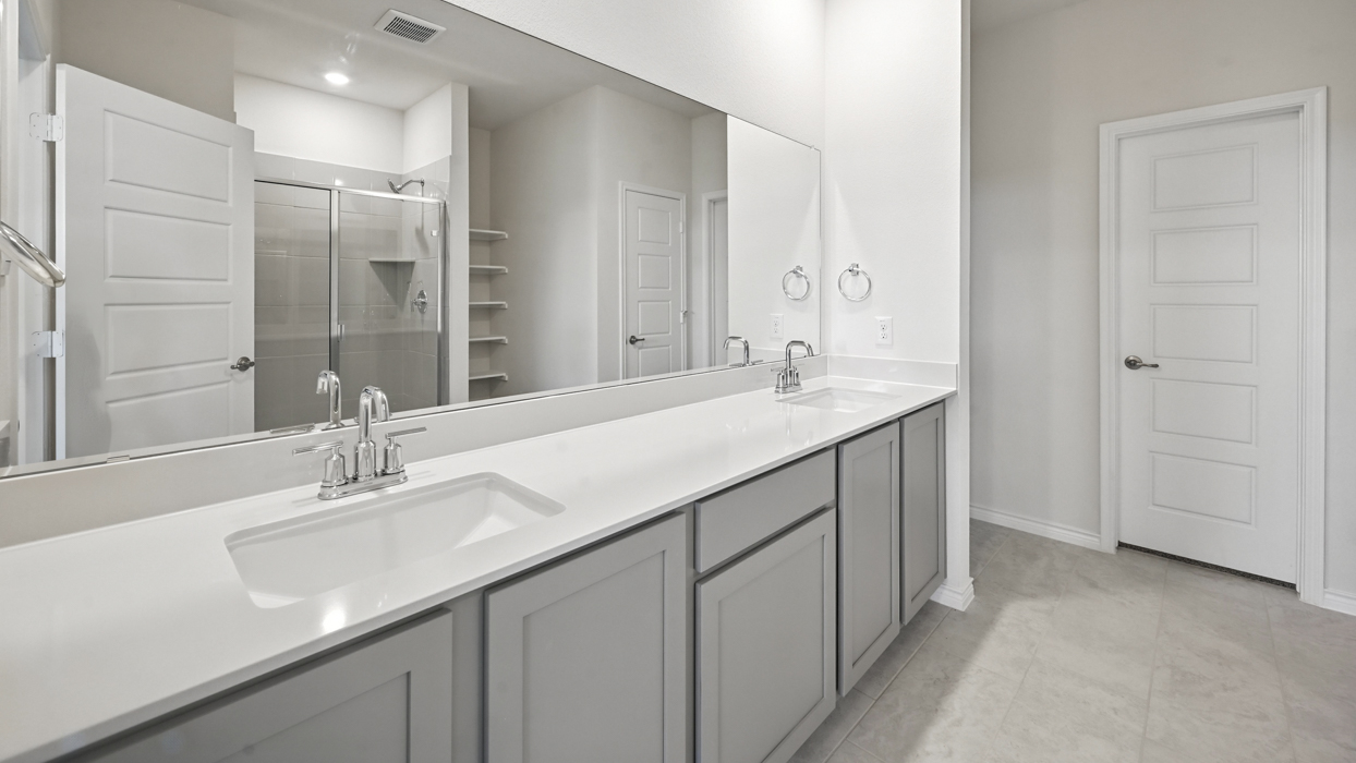 Rivington Floorplan Elevation E Bathroom Gallery Image - Silverado in Aubrey, TX