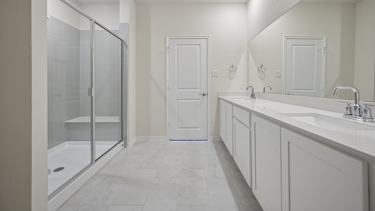 Rivington Floorplan Elevation E Bathroom Gallery Image - Silverado in Aubrey, TX